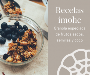 Granola especiada de frutos secos, semillas y coco